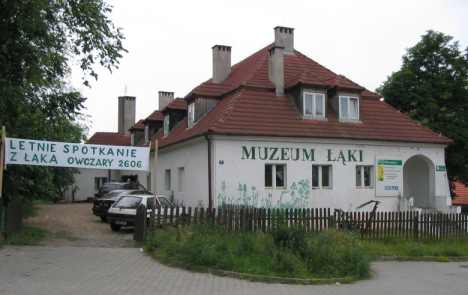 Budynek stacji w Owczarach